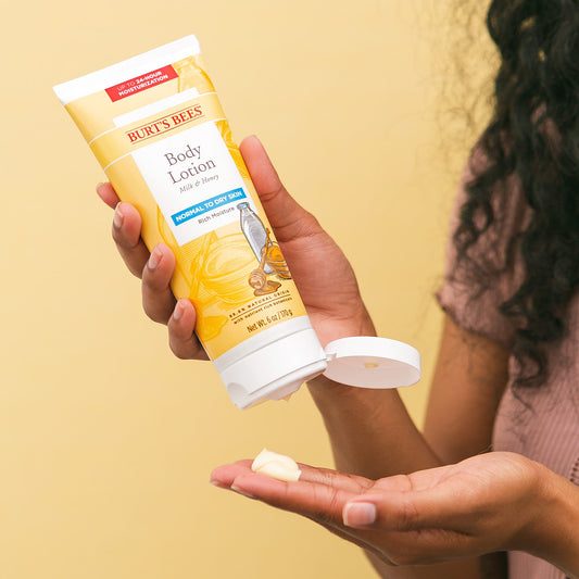 Naturally Nourishing Milk & Honey Body Lotion - US 5842